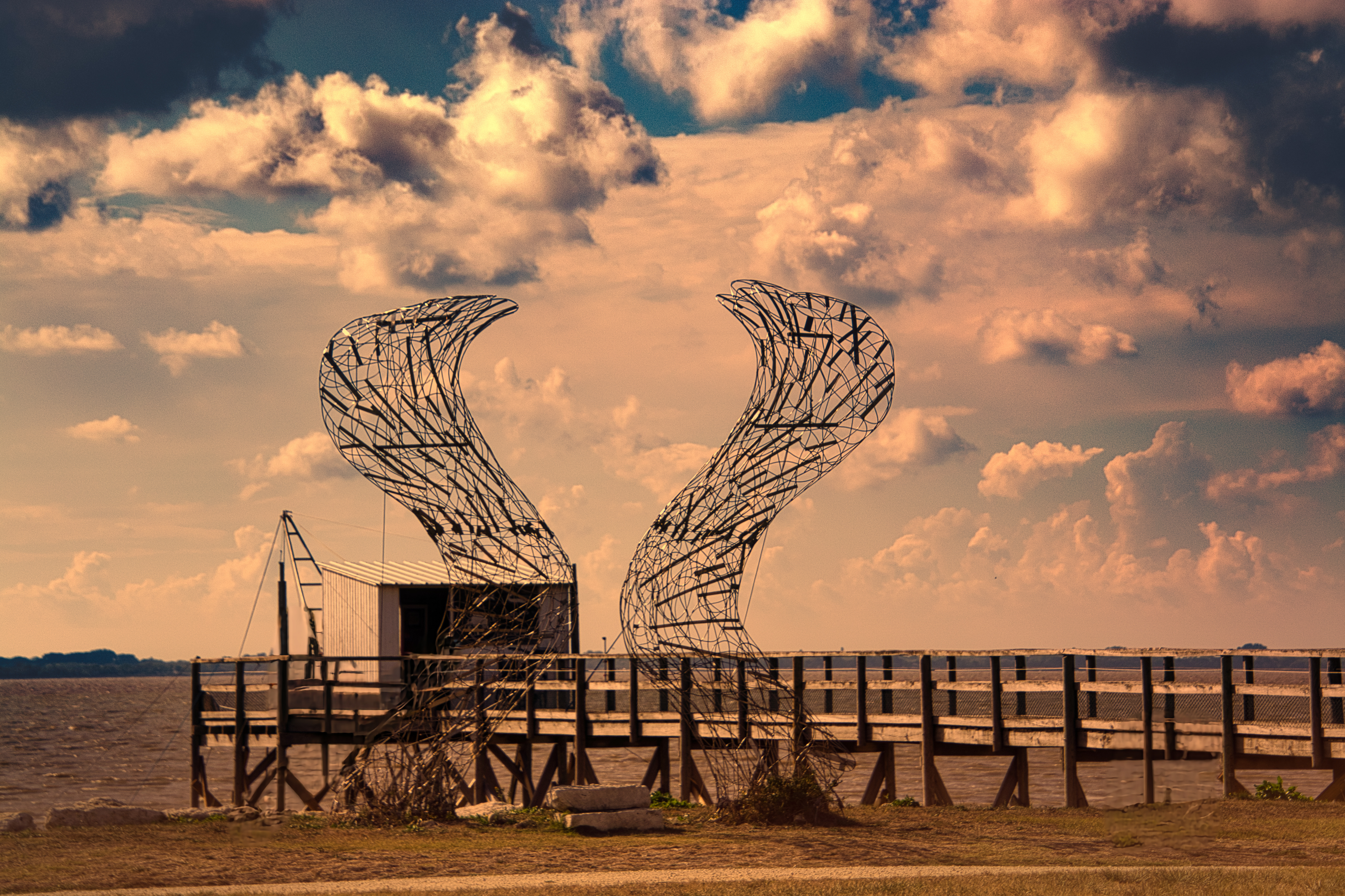 Les « Ailes de l'espoir », une œuvre d'art métallique installée au pôle nature de Vitrezay à Saint Sorlin de Conac, en Charente Maritime œuvre de Gleb Dusavitskiy (1)