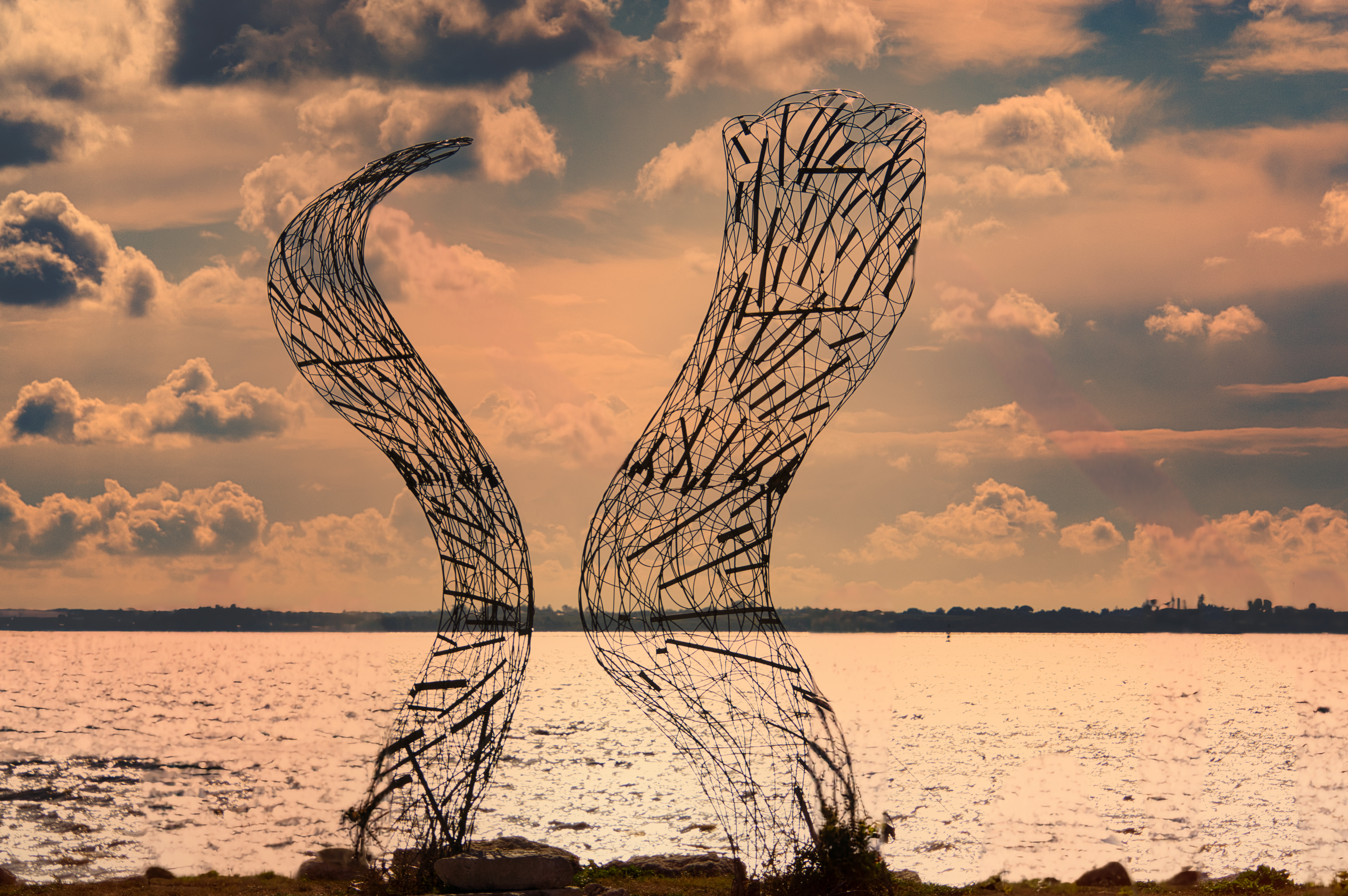 Les « Ailes de l'espoir », une œuvre d'art métallique installée au pôle nature de Vitrezay à Saint Sorlin de Conac, en Charente Maritime œuvre de Gleb Dusavitskiy (4)