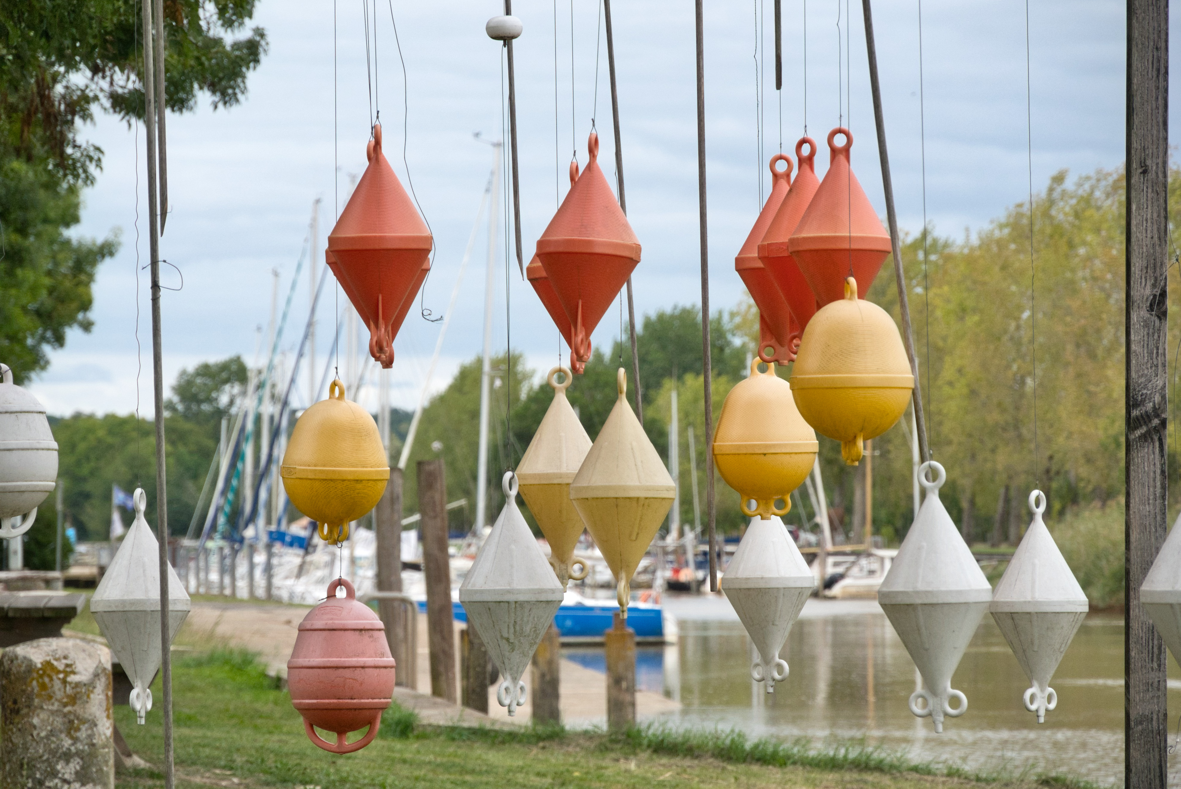 Passage « szél határ » de l'artiste plasticienne Karinka Szabo Detchart Cette œuvre est installée le long du chenal de Port Maubert (1)