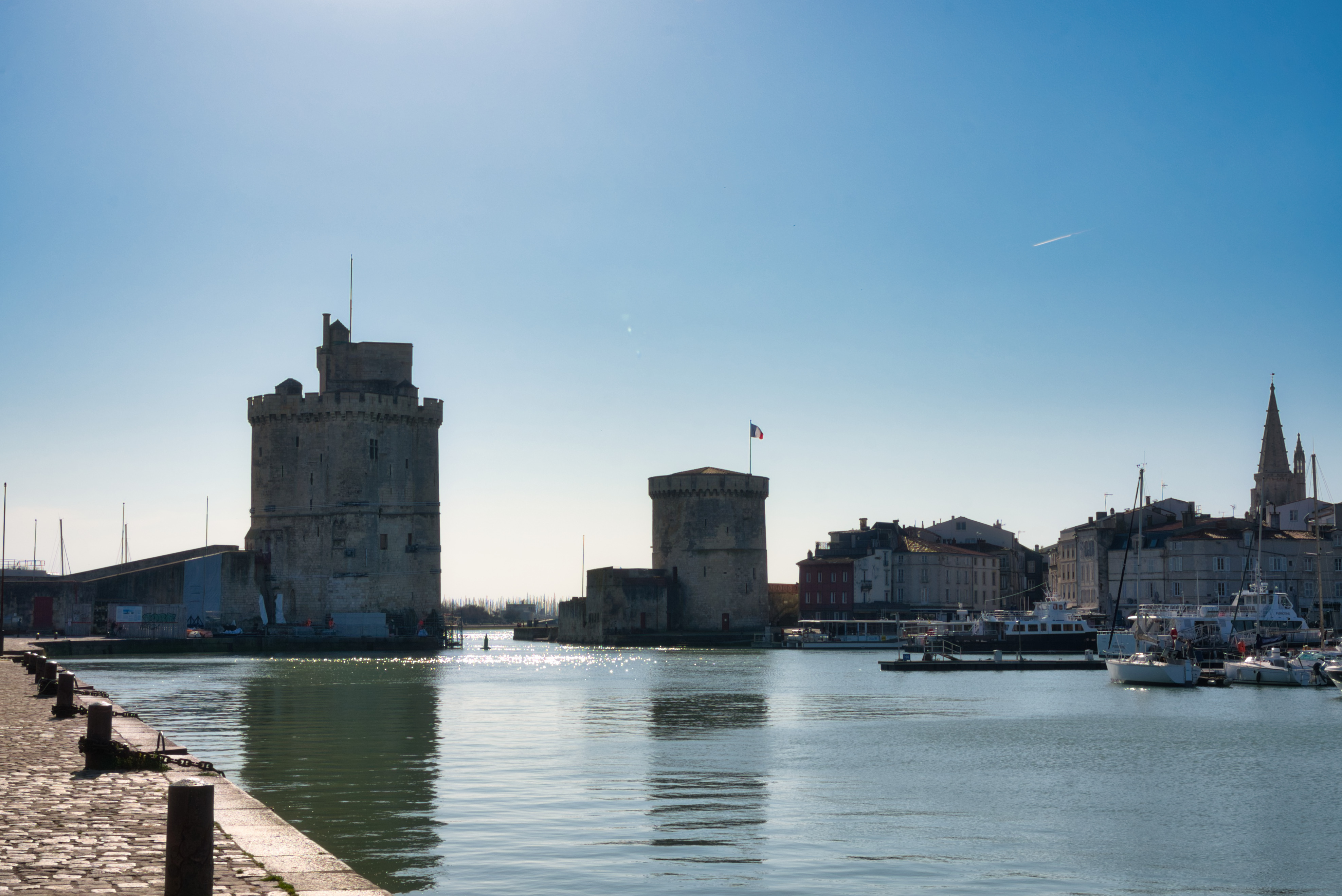 La Rochelle La Grosse Horloge Les deux tours Tour Saint Nicolas Tour de la Chaine l'Eglise Saint Sauveur la Tour de la Lanterne (3)